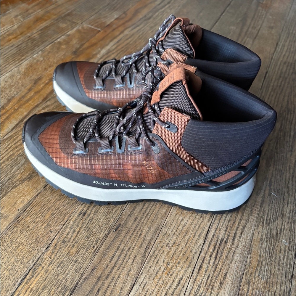 Kizik Hands-free Hiking Boots